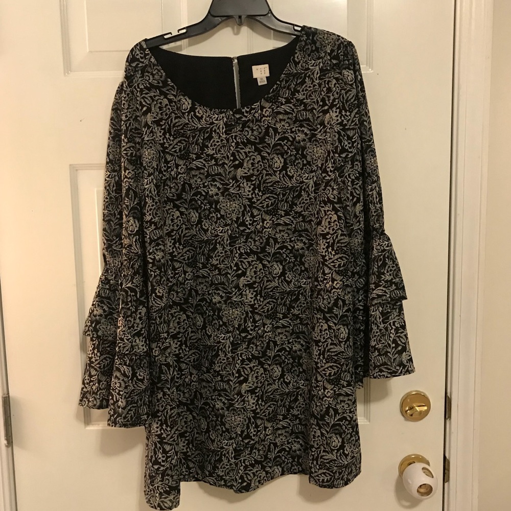 Bell sleeve dress